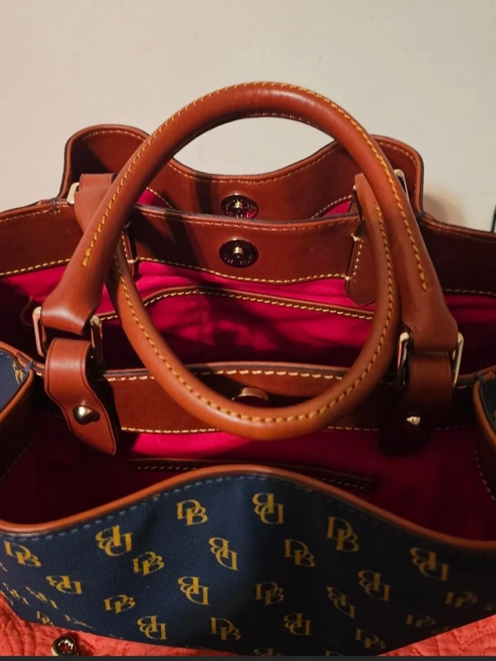 Pre-owned. Price Is Firm -Dooney & Bourke Navy and Gold Signature Tote